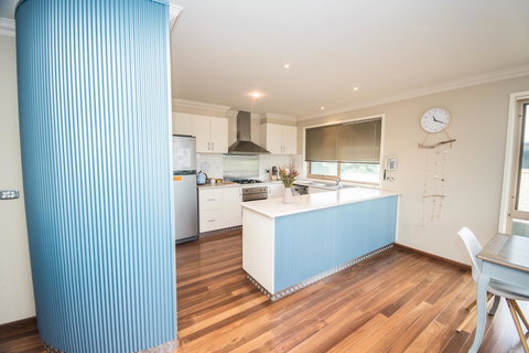 The Pitch - Accommodation Main Beach 5