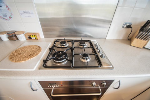 The Pitch - Accommodation Main Beach 9