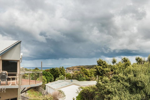 The Pitch - Accommodation Main Beach 14