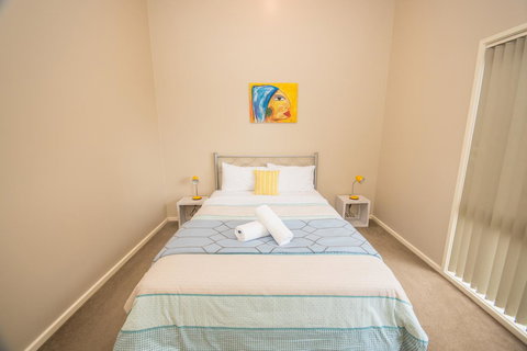 The Pitch - Accommodation Main Beach 30