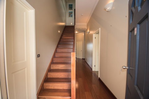 The Pitch - Accommodation Main Beach 24