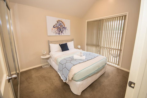 The Pitch - Accommodation Main Beach 25