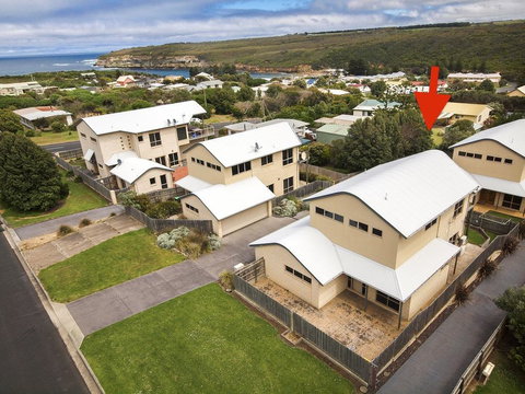 The Pitch - Accommodation Main Beach 38