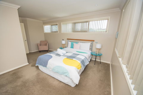 The Pitch - Accommodation Main Beach 15