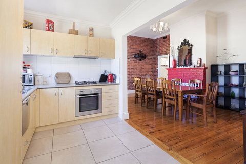 Montabella - Accommodation Main Beach 4