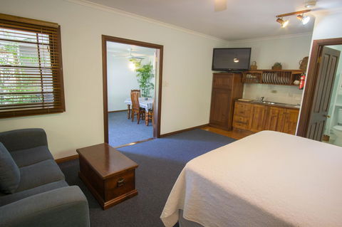 Debbie\'s Place - Accommodation Main Beach 42