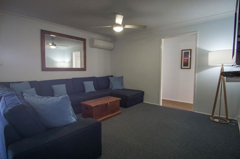 Debbie\'s Place - Accommodation Main Beach 7