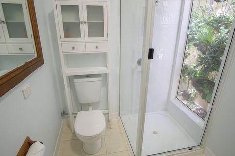 Debbie\'s Place - Accommodation Main Beach 43