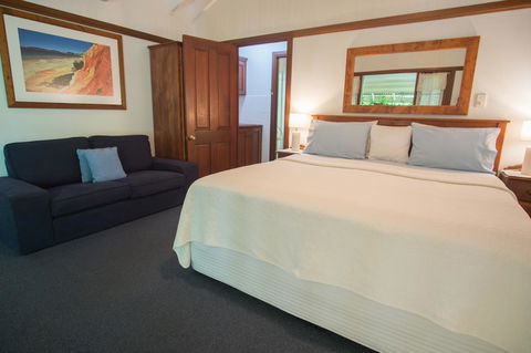 Debbie\'s Place - Accommodation Main Beach 37