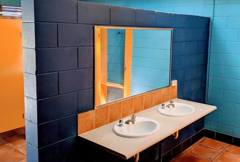 Cool Bananas Backpackers - Accommodation Main Beach 12