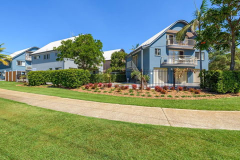 Rainbow Getaway Holiday Apartments - Accommodation Main Beach 18