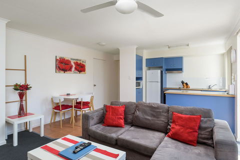 Rainbow Getaway Holiday Apartments - Accommodation Main Beach 6