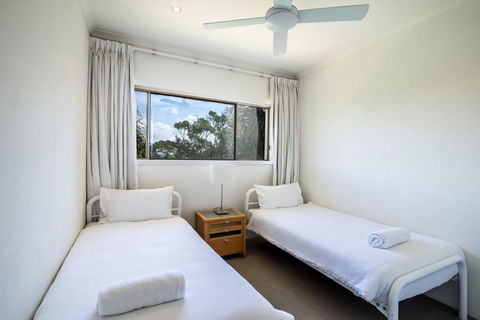 Sunseeker Holiday Apartments - Accommodation Main Beach 25