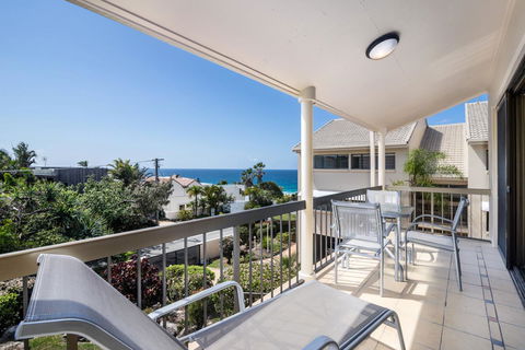 Sunseeker Holiday Apartments - Accommodation Main Beach 1