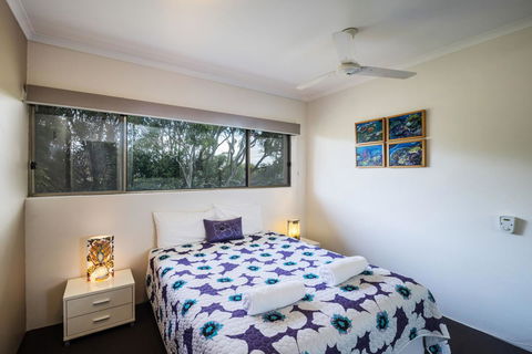 Sunseeker Holiday Apartments - Accommodation Main Beach 42