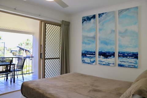 Beach Break - Accommodation Main Beach 5