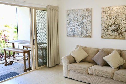 Beach Break - Accommodation Main Beach 3