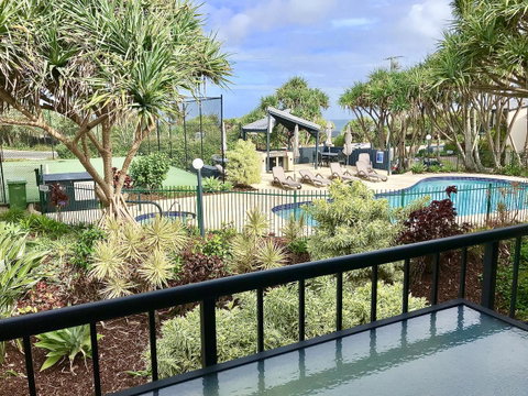 Beach Break - Accommodation Main Beach 9