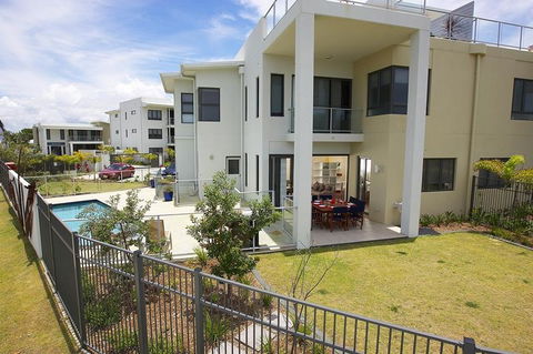 Sand Dunes Resort Accommodation - Accommodation Main Beach 16