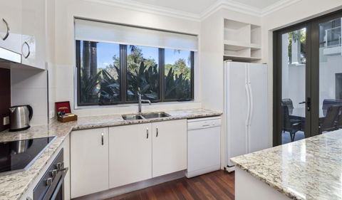 Sand Dunes Resort Accommodation - Accommodation Main Beach 23