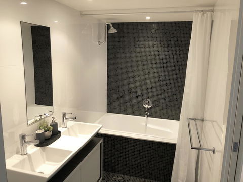 Sunshine Beach Luxe Apartment - Accommodation Main Beach 11