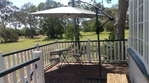 Lake Weyba Noosa Lodge & Kangaroos - Accommodation Main Beach 2