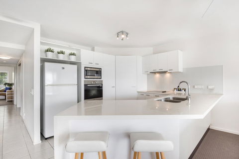 Sunshine Vista - Accommodation Main Beach 12