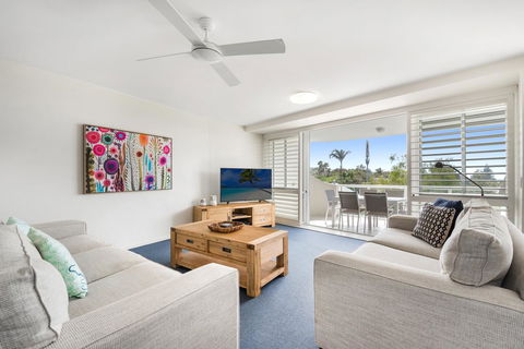 Sunshine Vista - Accommodation Main Beach 6