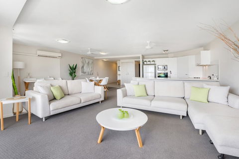 Sunshine Vista - Accommodation Main Beach 3