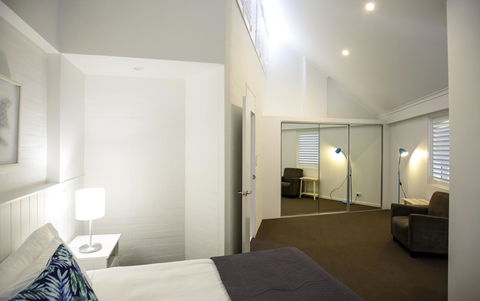 Ocean Breeze Resort - Accommodation Main Beach 28