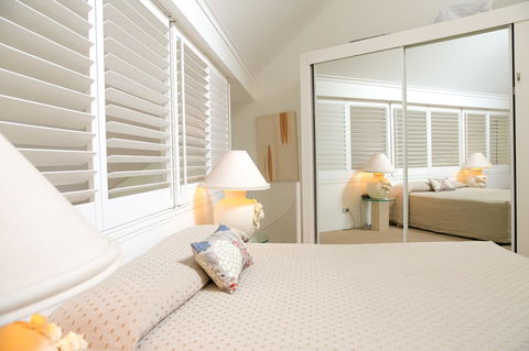 Ocean Breeze Resort - Accommodation Main Beach 43