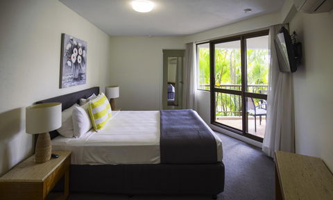 Ocean Breeze Resort - Accommodation Main Beach 7