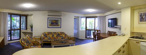 Ocean Breeze Resort - Accommodation Main Beach 39