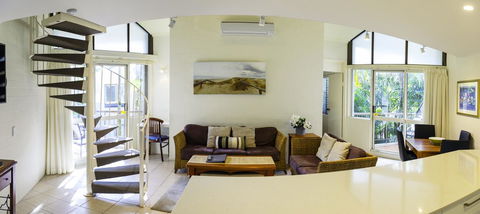 Ocean Breeze Resort - Accommodation Main Beach 35