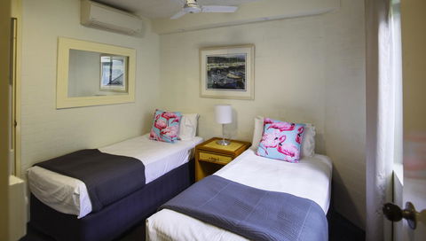 Ocean Breeze Resort - Accommodation Main Beach 40