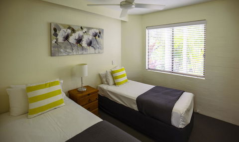 Ocean Breeze Resort - Accommodation Main Beach 8