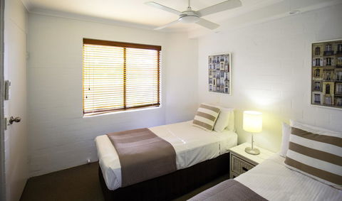 Ocean Breeze Resort - Accommodation Main Beach 4