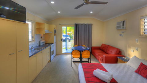 Alex Beach Cabins And Tourist Park - Accommodation Main Beach 23