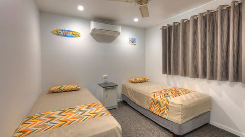 Alex Beach Cabins And Tourist Park - Accommodation Main Beach 10