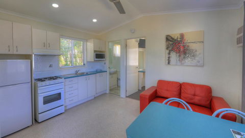 Alex Beach Cabins And Tourist Park - Accommodation Main Beach 22