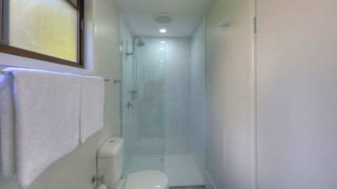 Alex Beach Cabins And Tourist Park - Accommodation Main Beach 28