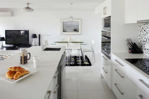 Hotel Laguna - Accommodation Main Beach 3