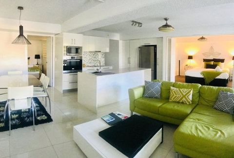 Hotel Laguna - Accommodation Main Beach 7