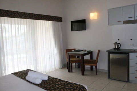 Blue Lagoon Resort - Accommodation Main Beach 19