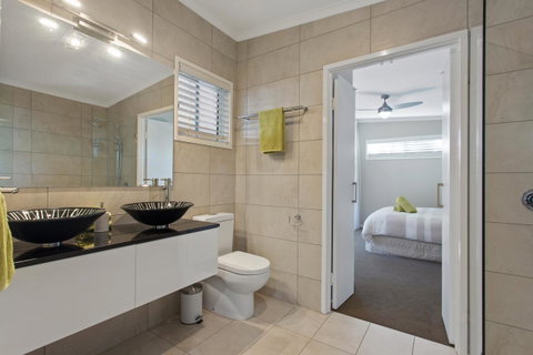 Pandanus Spa Cottage - Accommodation Main Beach 4