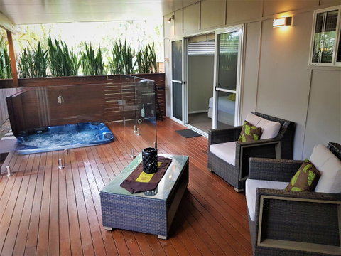 Pandanus Spa Cottage - Accommodation Main Beach 5