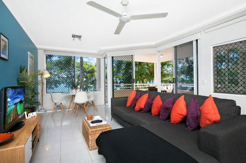 On The Beach Apartments - Accommodation Main Beach 18