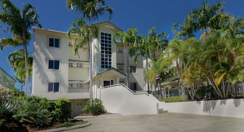 On The Beach Apartments - Accommodation Main Beach 1