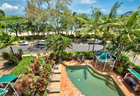 On The Beach Apartments - Accommodation Main Beach 21