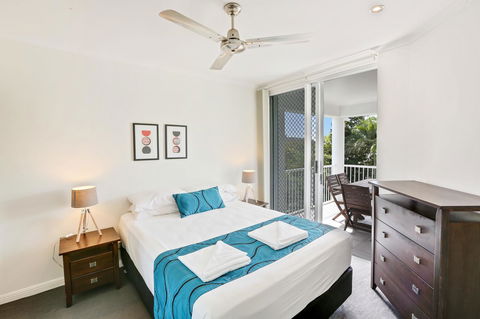 On The Beach Apartments - Accommodation Main Beach 2